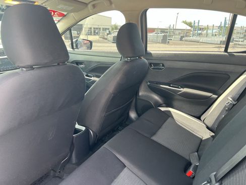 Used 2021 Nissan Versa SV FWD image 8