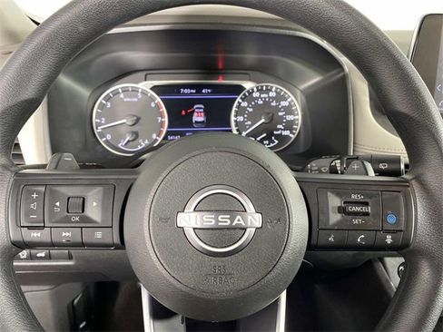 Used 2024 Nissan Rogue SV image 14