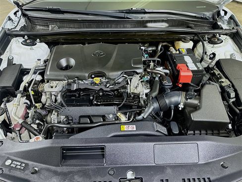 Used 2019 Toyota Camry XSE image 9