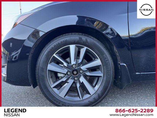Used 2025 Nissan Versa SV w/ Trunk Package FWD image 9