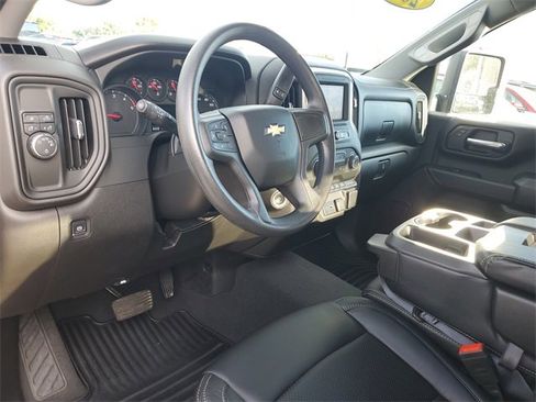 Used 2024 Chevrolet Silverado 2500 Custom w/ Custom Value Package image 15