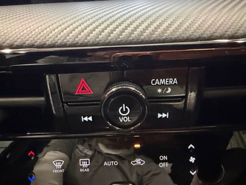 Used 2026 Nissan Kicks SR FWD image 40