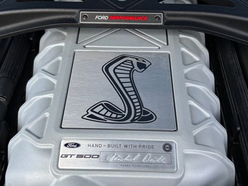 Used 2022 Ford Mustang Shelby GT500 w/ Carbon Fiber Track Pack RWD image 21