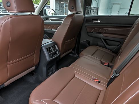 Used 2023 Volkswagen Atlas SE w/ Panoramic Sunroof Package AWD/4WD image 32