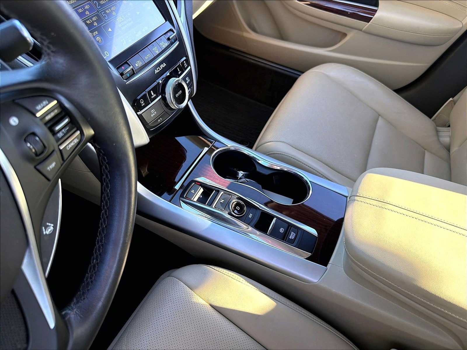 Used 2015 Acura TLX w/ Technology Package FWD image 20