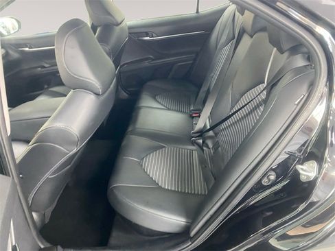 Used 2022 Toyota Camry SE image 13