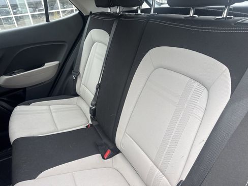 Used 2023 Hyundai Venue SEL FWD image 28