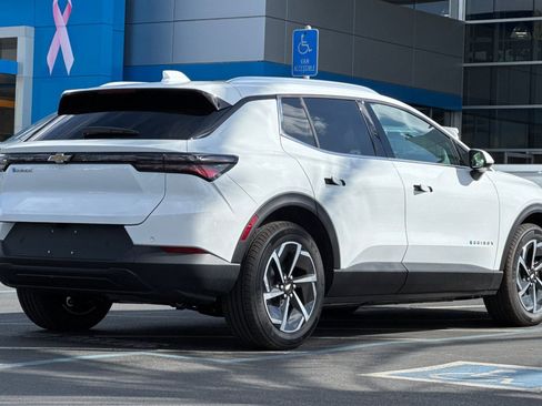 New 2026 Chevrolet Equinox EV LT image 3