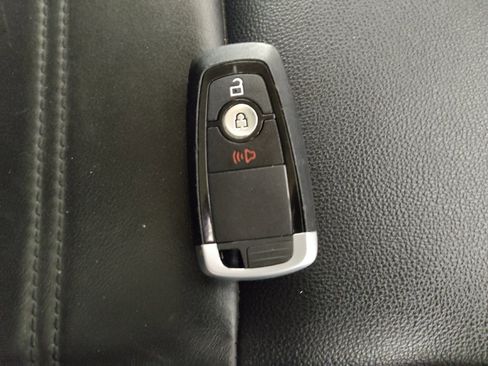 Used 2020 Ford EcoSport Titanium AWD/4WD image 32