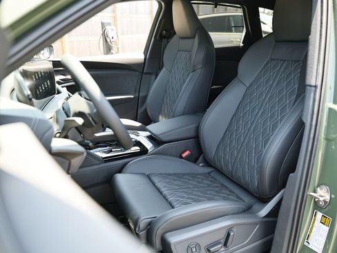 New 2026 Audi SQ5 Prestige AWD/4WD image 21
