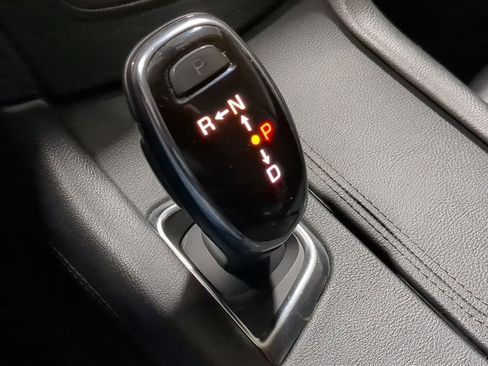 Used 2019 Cadillac XT5 Premium Luxury image 38