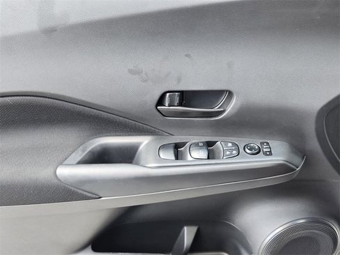 Used 2024 Nissan Kicks S image 27