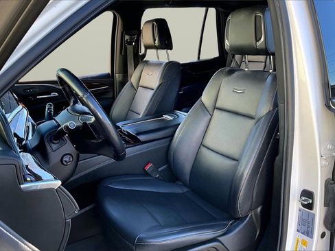 Used 2022 Cadillac Escalade Luxury image 21