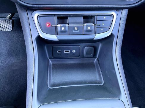 Used 2024 GMC Terrain SLE w/ Elevation Edition FWD image 25