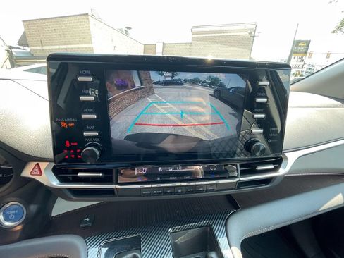 Used 2024 Toyota Sienna LE AWD/4WD image 17