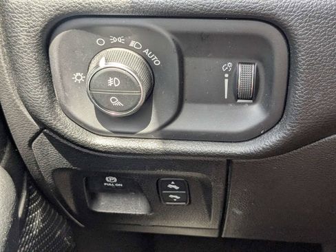 Used 2021 RAM 1500 Big Horn RWD image 26