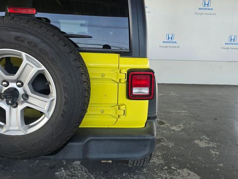 Used 2023 Jeep Wrangler Unlimited Sport AWD/4WD image 28