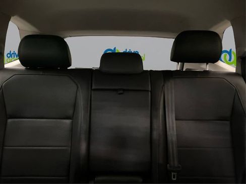 Used 2019 Volkswagen Tiguan SE image 19