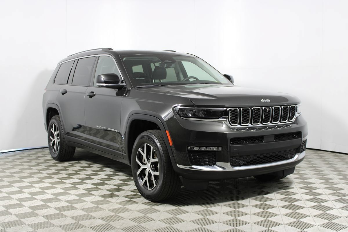 Used 2023 Jeep Grand Cherokee L Limited w/ Luxury Tech Group II RWD image 33