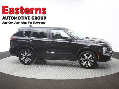Used 2025 Mitsubishi Outlander SE AWD/4WD image 47