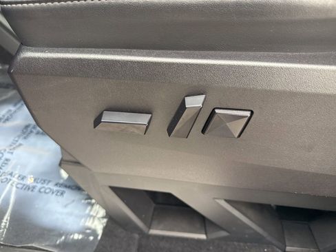 Used 2024 Tesla Cybertruck AWD Crew Cab image 10