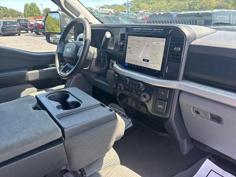 Used 2023 Ford F250 XLT w/ XLT Premium Package AWD/4WD image 13