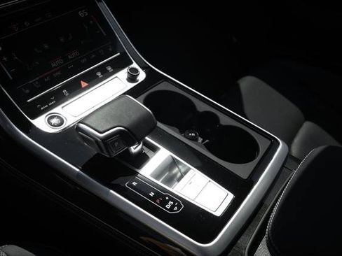 Certified 2025 Audi Q7 3.0T Premium Plus w/ Premium Plus Package AWD/4WD image 18
