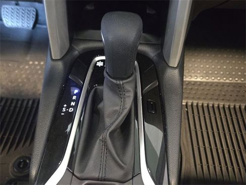 Used 2024 Toyota Corolla Cross SE image 19