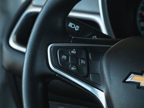 Used 2018 Chevrolet Equinox LS image 24