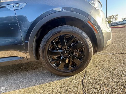 Used 2022 Kia Sorento S AWD/4WD image 6
