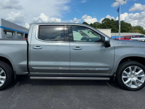 Used 2024 Chevrolet Silverado 1500 High Country AWD/4WD image 9