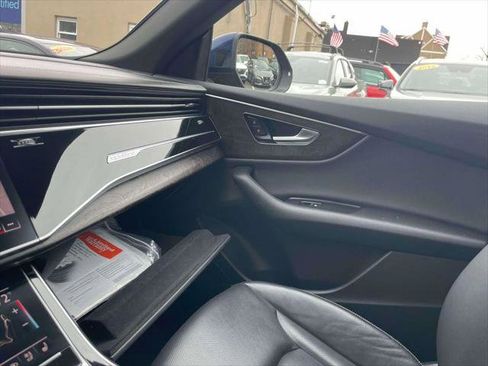 Used 2019 Audi Q8 Prestige AWD/4WD image 35
