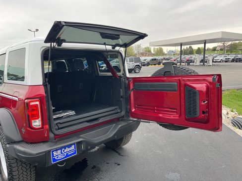 Used 2025 Ford Bronco Heritage Edition AWD/4WD image 15