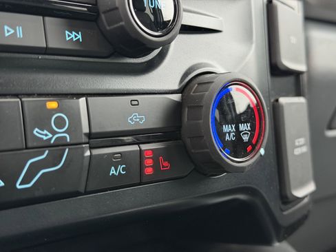 Used 2024 Ford F250 XLT w/ Black Appearance Package image 9