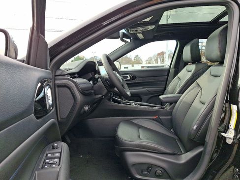 New 2026 Jeep Compass Limited w/ Sun, Sound & Navigation Group image 9