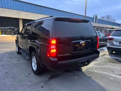 Used 2007 Chevrolet Suburban LT w/ LT Preferred Equipment Group image 7
