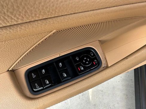Used 2018 Porsche Panamera image 20