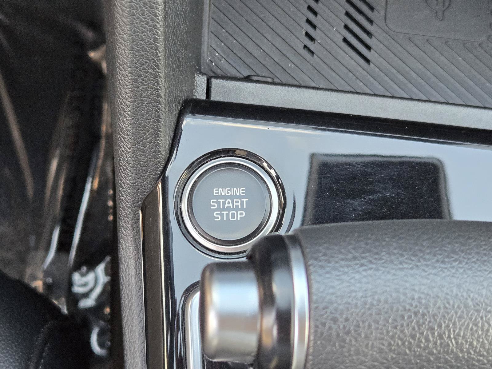 Used 2023 Kia Sportage EX FWD image 13