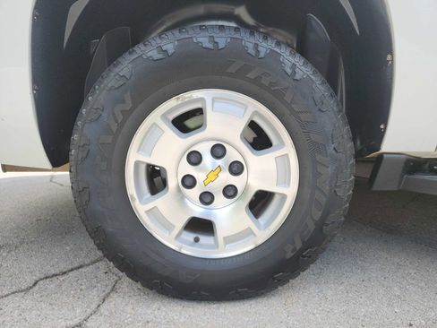 Used 2008 Chevrolet Suburban LT w/ LT Preferred Equipment Group RWD image 9