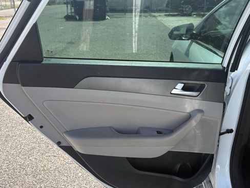 Used 2015 Hyundai Sonata SE w/ Option Group 09 image 12