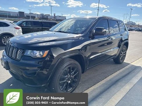 Used 2019 Jeep Grand Cherokee Altitude image 3