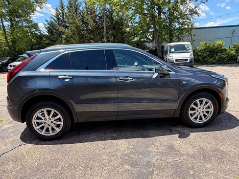 Used 2021 Cadillac XT4 Luxury w/ Cold Weather Package AWD/4WD image 10