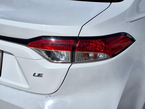 Used 2021 Toyota Corolla LE FWD image 6
