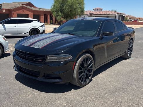 Used 2020 Dodge Charger SXT w/ Leather Interior Group RWD image 3