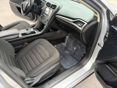 Used 2020 Ford Fusion SE FWD image 34