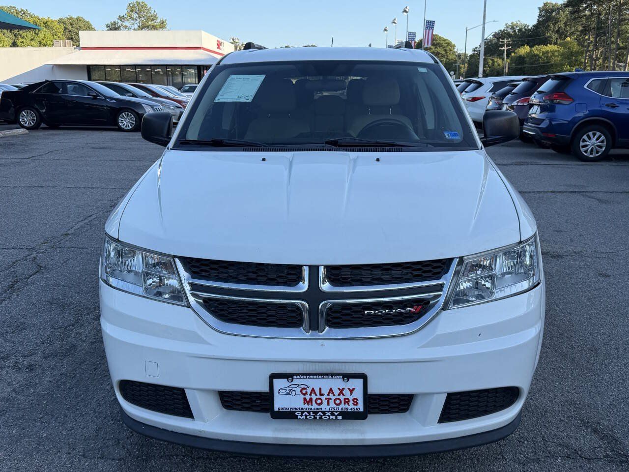 Used 2017 Dodge Journey SE w/ Flexible Seating Group FWD image 2