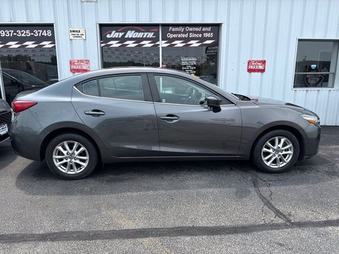 Used 2018 MAZDA MAZDA3 Sport w/ Preferred Equipment Package FWD image 6