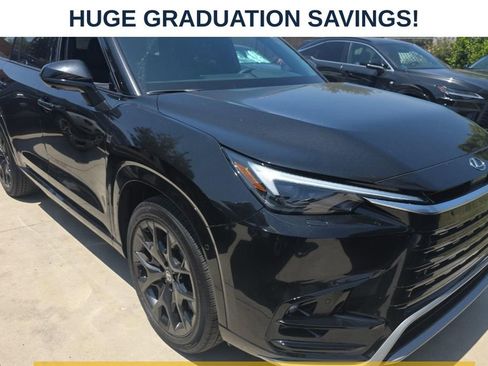 Used 2026 Lexus TX 500h AWD image 2