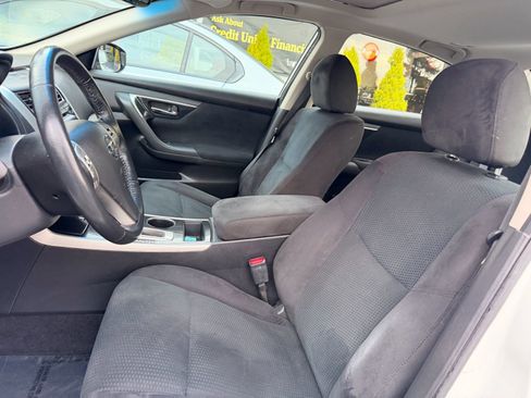 Used 2014 Nissan Altima 2.5 SV w/ Convenience Package image 16