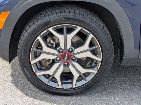 Used 2023 Kia Seltos SX image 10